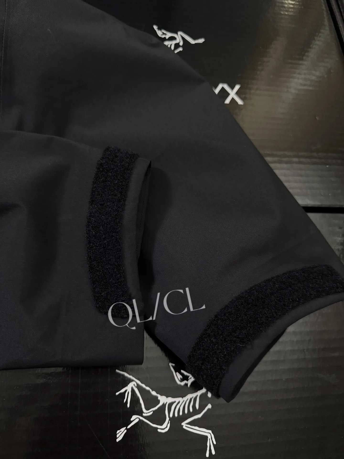 K 66 Quality ARC'TERYX ALPHA SV 8 Breathable Sv ， ， ， ： N X GORE-TEX® Alpha SV Wear-Resistant Wear-Resistant : ykk logo TPU 100 1.1 Water Tight™ : 70 : logo， Velcro® ， ， ， Hem Lock ： Size：XS-XXL ：116 120 124 128 132 136 ：48 49 50 51 52 53 ：62 63 64 67 68 ：70.5 72.5 74.5 76.5 77.5 78.5